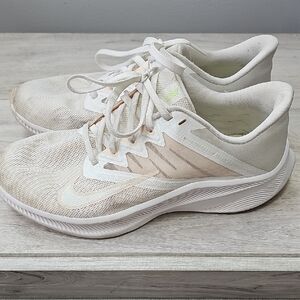 Nike White Mesh Athletic Shoes with Cushioned Support